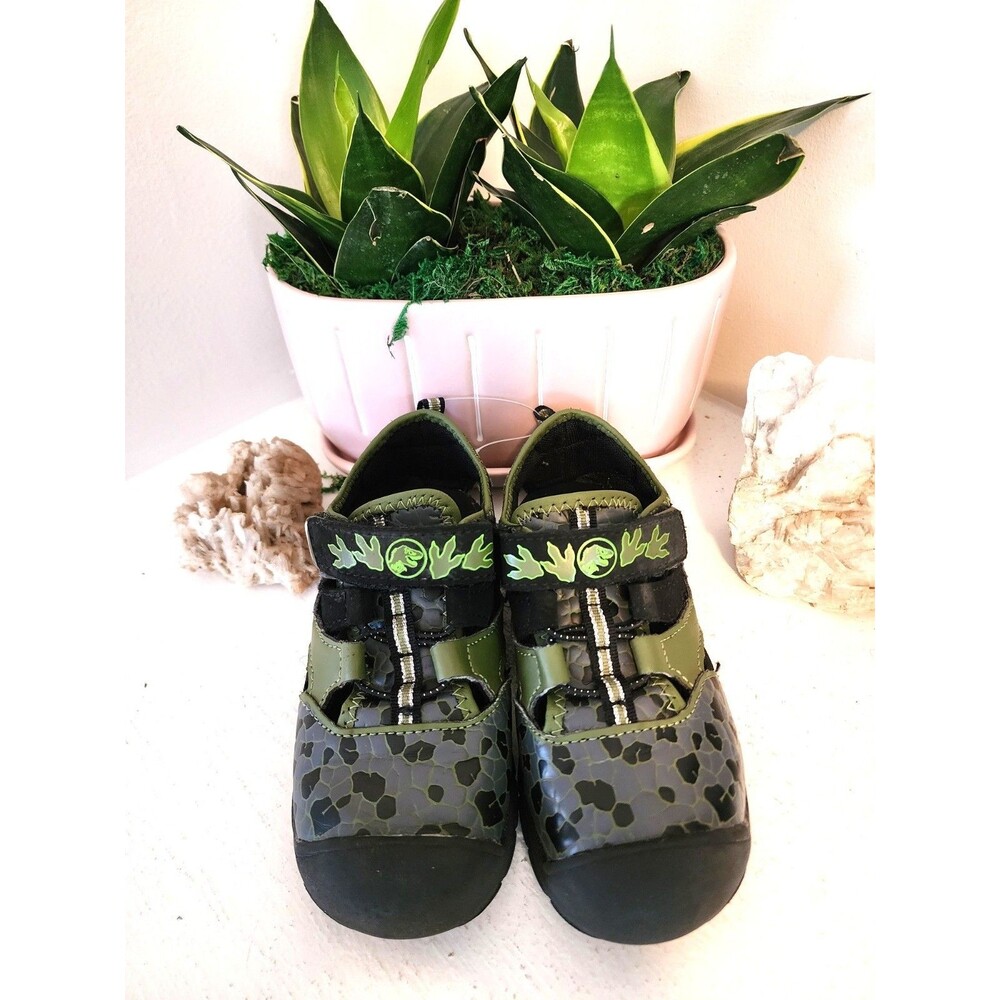 Jurassic World Green and Black Boys Closed-toe sandals - Size 11 small boy's